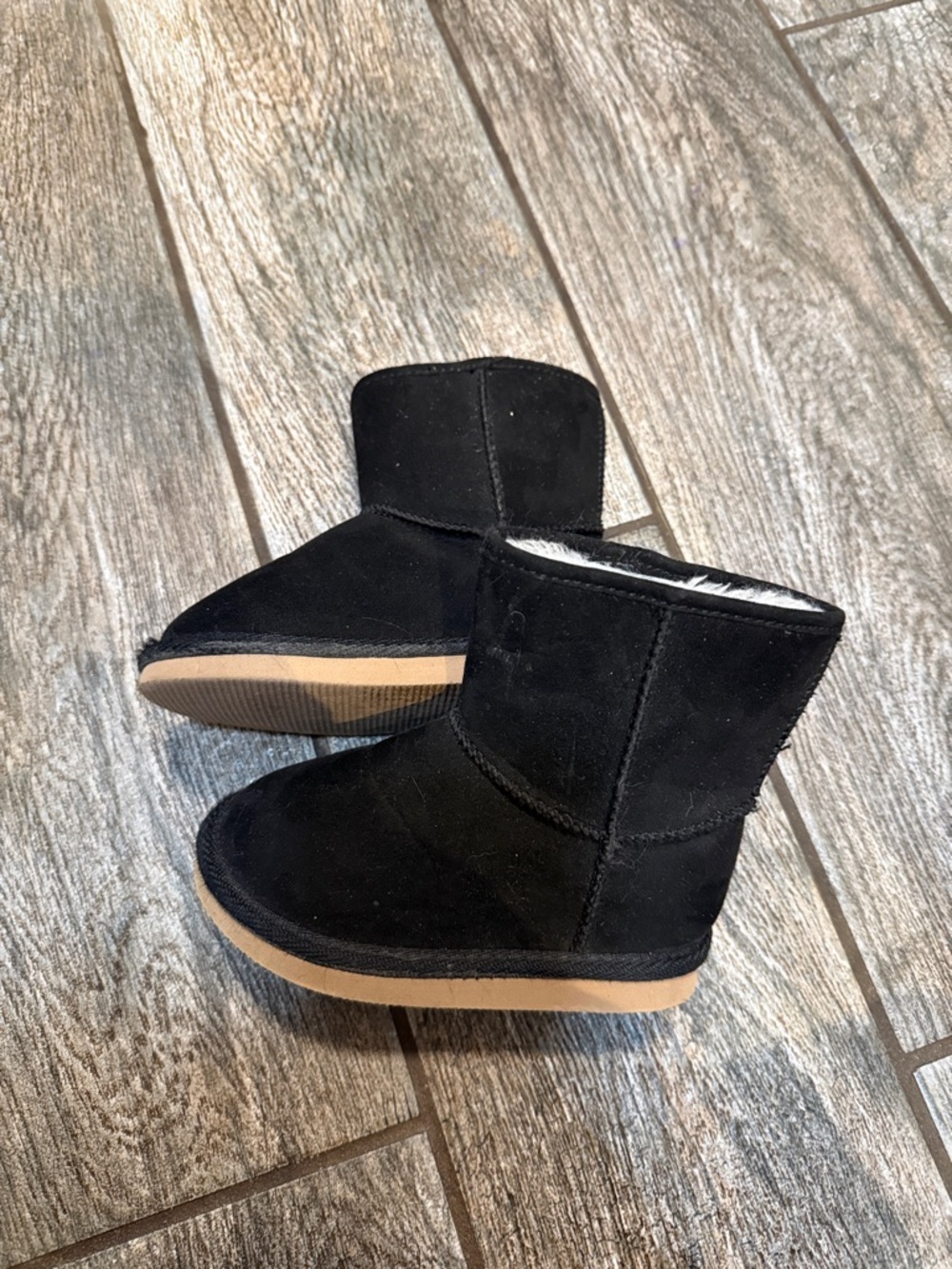 Old Navy Toddler 7 boots